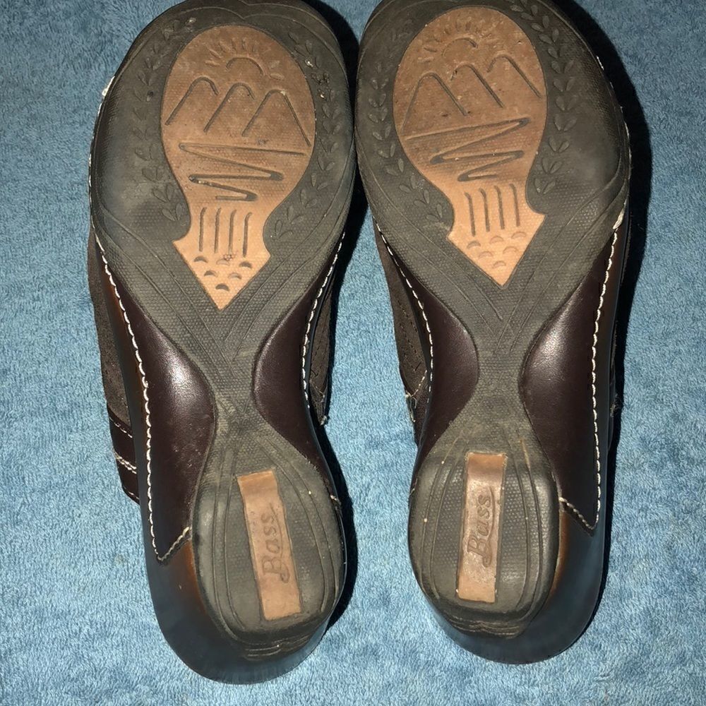 ⬇️Bass Slip on Clogs  - Picture 3 of 4